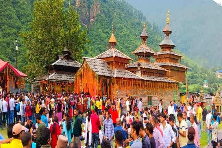 विकासनगर : महासू देवता मंदिर हनोल में लगा जागड़ा मेला, कैबिनेट मंत्री सतपाल महाराज ने लिया भाग