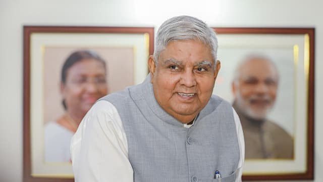 उपराष्ट्रपति चुनाव : धनखड़ की प्रचंड जीत, भाजपा ने धाकड़ जीत से विपक्षी एकता में सेंध लगाई