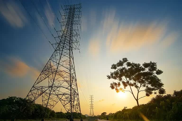 देहरादून : इन परियोजनाओं पर उत्तराखंड में बिजली उत्पादन के लिए होगा काम, सरकार की योजना पढ़ें