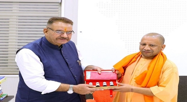 लखनऊ : कृषि मंत्री गणेश जोशी ने लखनऊ में सीएम योगी आदित्यनाथ से की शिष्टाचार भेंट