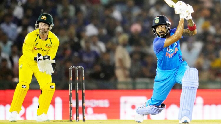 Ind vs Aus, 1st T20 : वर्ल्ड चैंपियन ऑस्ट्रेलिया ने टीम इंडिया को 4 विकेट से हराकर सीरीज की अच्छी शुरुआत की , सीरीज में 1-0  बढ़त बनाई