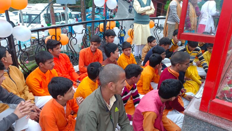 मसूरी : अग्रवाल महासभा युवा प्रकोष्ठ  ने अग्रसेन जयंती की पूर्व संध्या पर स्वस्तिवाचन शांति पाठ का आयोजन किया