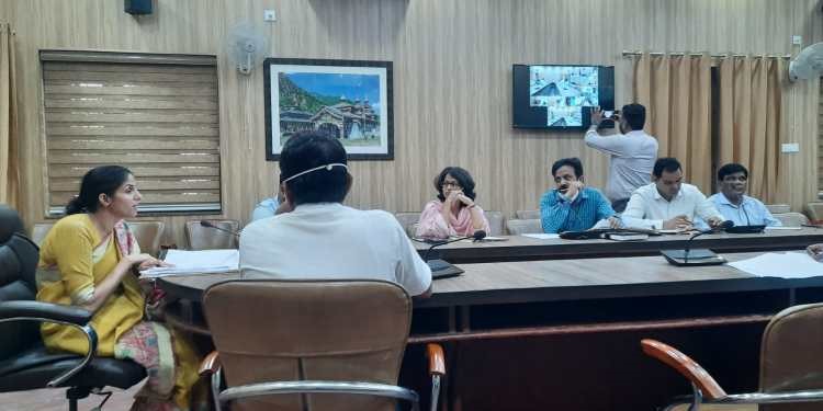 देहरादून : डीएम अतिक्रमण को लेकर सख्त, बैठक में अतिक्रमण पर समयबद्ध एवं प्रभावी कार्रवाई सुनिश्चित करने के निर्देश उन्होंने अधिकारियों को दिये