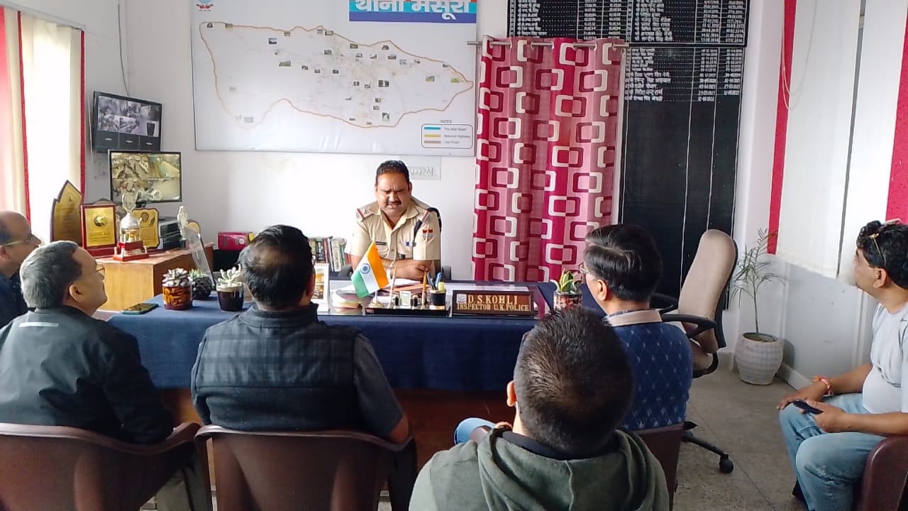 मसूरी पुलिस सूखे नशे के खिलाफ हुई सख्त , अगर कोई केमिस्ट प्रतिबंधित दवा बेचते पाया गया तो उनके खिलाफ कार्रवाई की जा सकती है।
