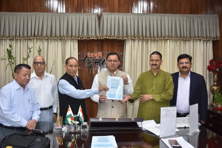 देहरादून : भूमि कानून उत्तराखंड में जल्द लागू होगा सख्त , कमेटी ने सौंपी 80 पेज की रिपोर्ट, 23 सिफारिशें