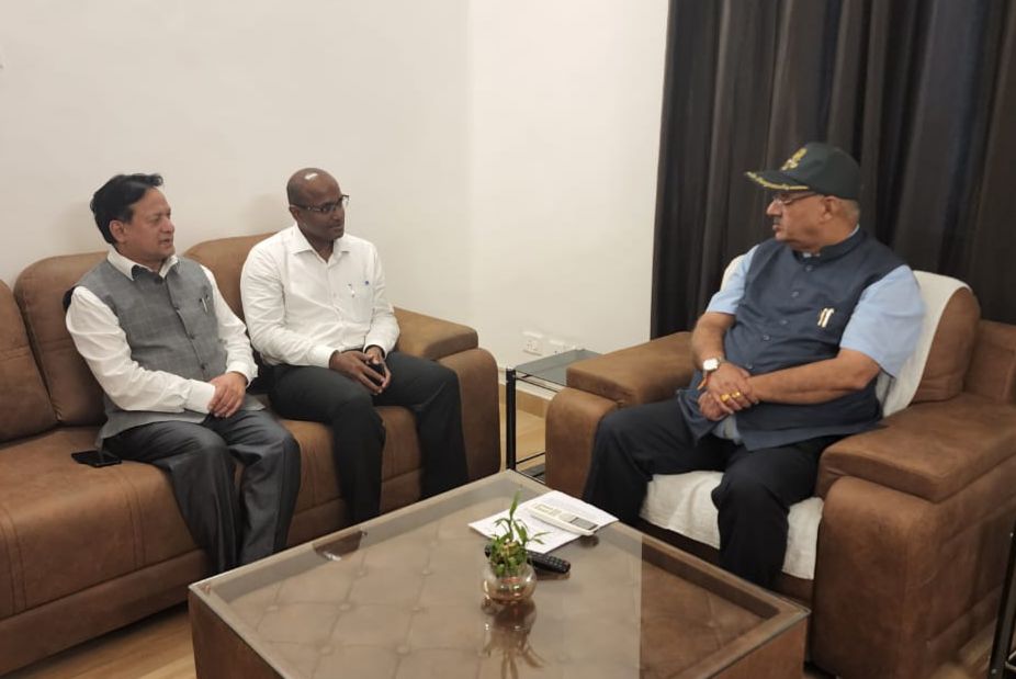 देहरादून : पंत नगर यूनिवर्सिटी के नवनियुक्त कुलपति ने मंत्री जोशी ने की शिष्टाचार भेंट