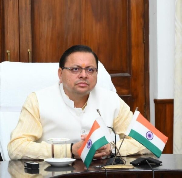 देहरादून : मुख्यमंत्री पुष्कर सिंह धामी बोले संबंधित अधिकारी एक सप्ताह के भीतर राज्य में गड्ढा मुक्त सड़कों का स्टेटस उपलब्ध कराएं