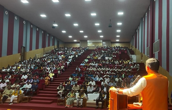 देहरादून : समाज के कमजोर वर्ग के लिए हमें मजबूत इरादों के साथ संकल्प लेना होगा,तभी हम राष्ट्र और समाज को और अधिक प्रभावी बनाने में सार्थक होंगे : सुधीर
