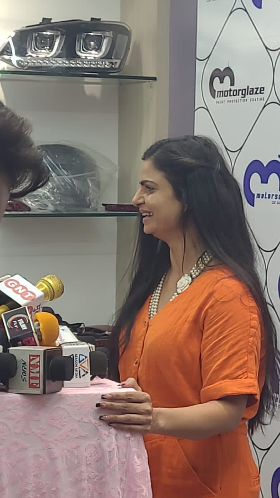 देहरादून : बी-टाउन सेलेब्रिटीज ने मोटरसाउंड्स लोखंडवाला के भव्य उद्घाटन की शोभा बढ़ाई