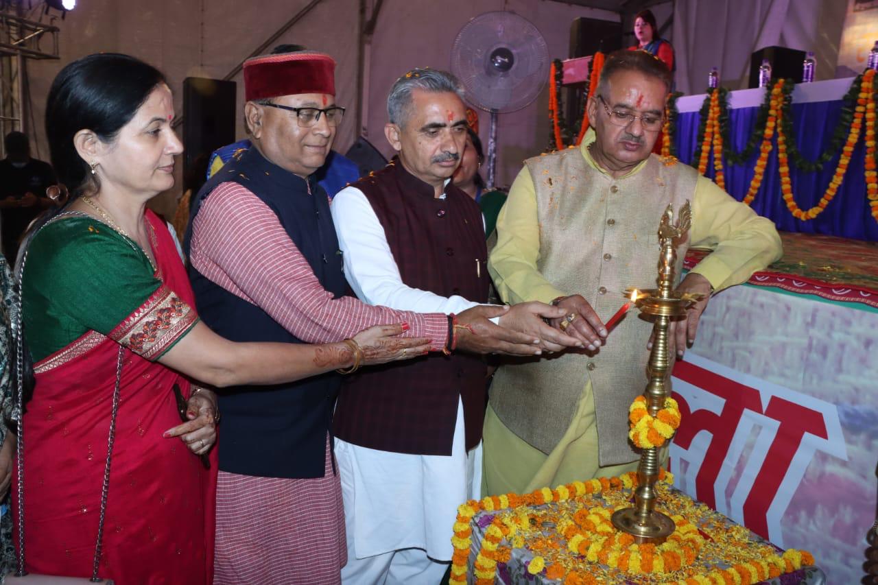 देहरादून : ग्राम्य विकास मंत्री गणेश जोशी ने किया सरस मेले का शुभारभ