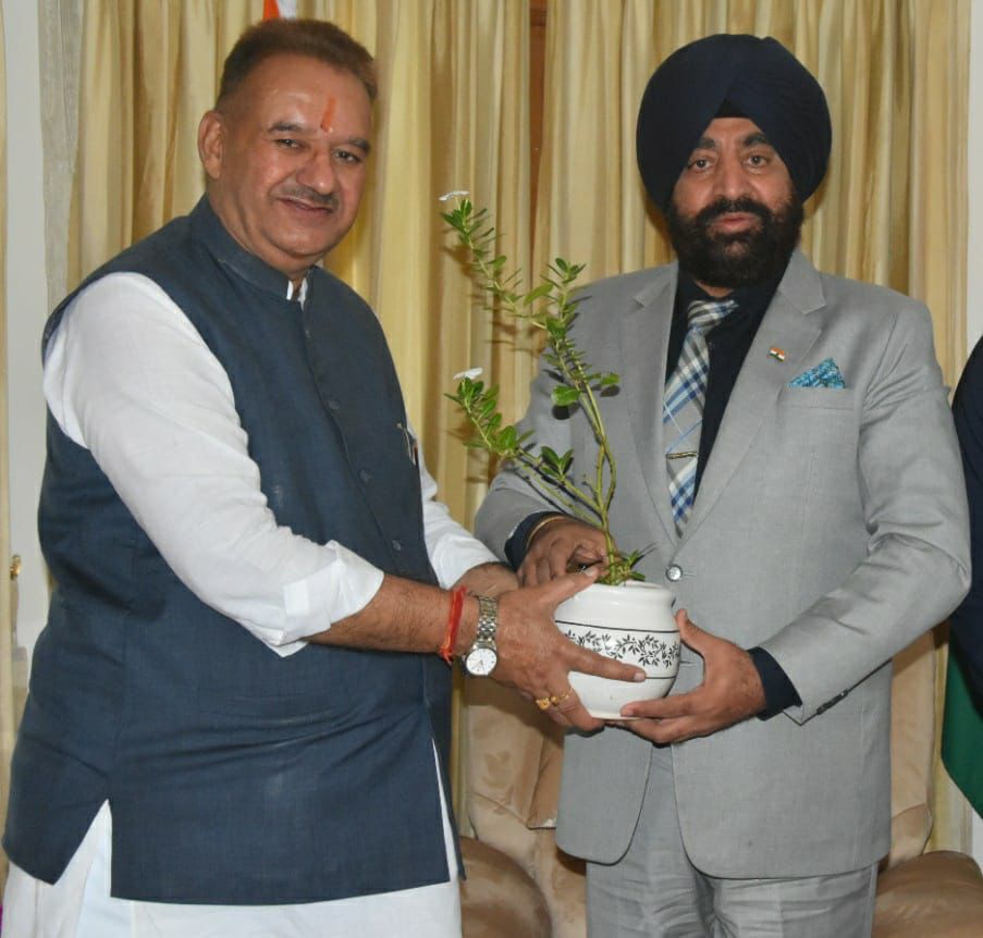देहारदून : कृषि मंत्री गणेश जोशी ने राज्यपाल से की शिष्टाचार भेंट