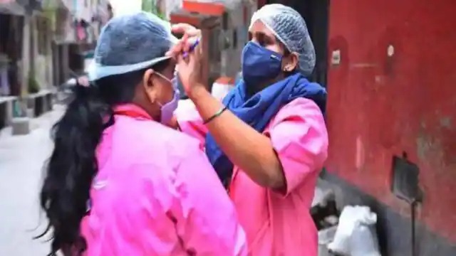उत्तराखंड: आशा कार्यकर्ता अब बीमार लोगों को उत्तराखंड में उनके घर पर दवा पहुंचाएंगी , राज्य भर में 1200 से अधिक मोबाइल टावर लगेंगे