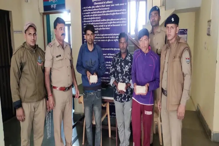 मसूरी : टिहरी गढ़वाल के एसएसपी के मार्गदर्शन में टिहरी पुलिस लगातार अवैध शराब, नशीले पदार्थ आदि की तस्करी को रोकने के लिए अभियान चला रही है
