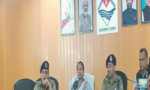 देहरादून : अपर मुख्य सचिव गृह राधा रतूड़ी ने वीडियो के माध्यम से प्रदेश में कानून व्यवस्था बनाये रखने के  निर्देश दिए 
