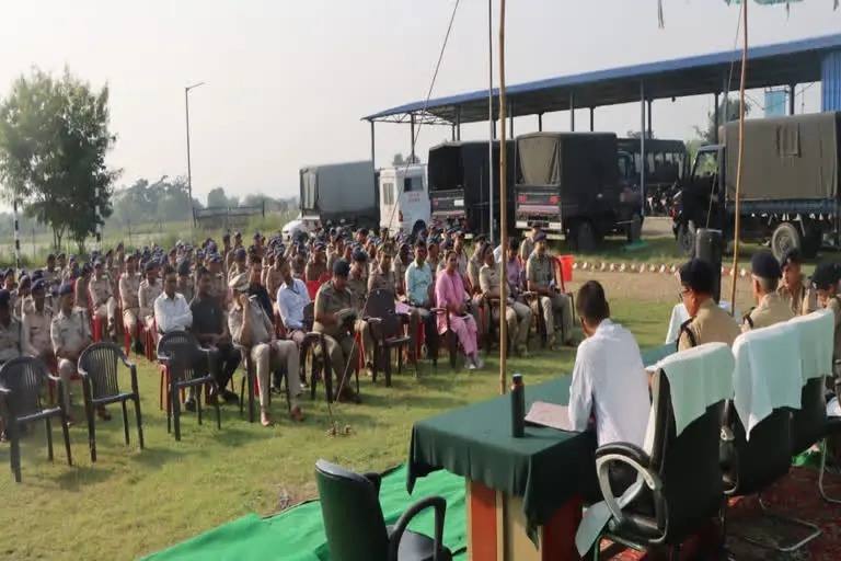 देहरादून : पीएम मोदी के केदारनाथ दौरे पर पुलिस ब्रीफिंग, हर कोने पर रहेगी पैनी नजर