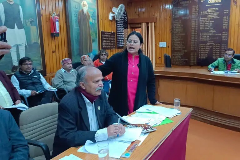 मसूरी नगर परिषद की बैठक में पारित हुए कई प्रस्ताव, पार्षदों ने अध्यक्ष पर लगाया भ्रष्टाचार का आरोप