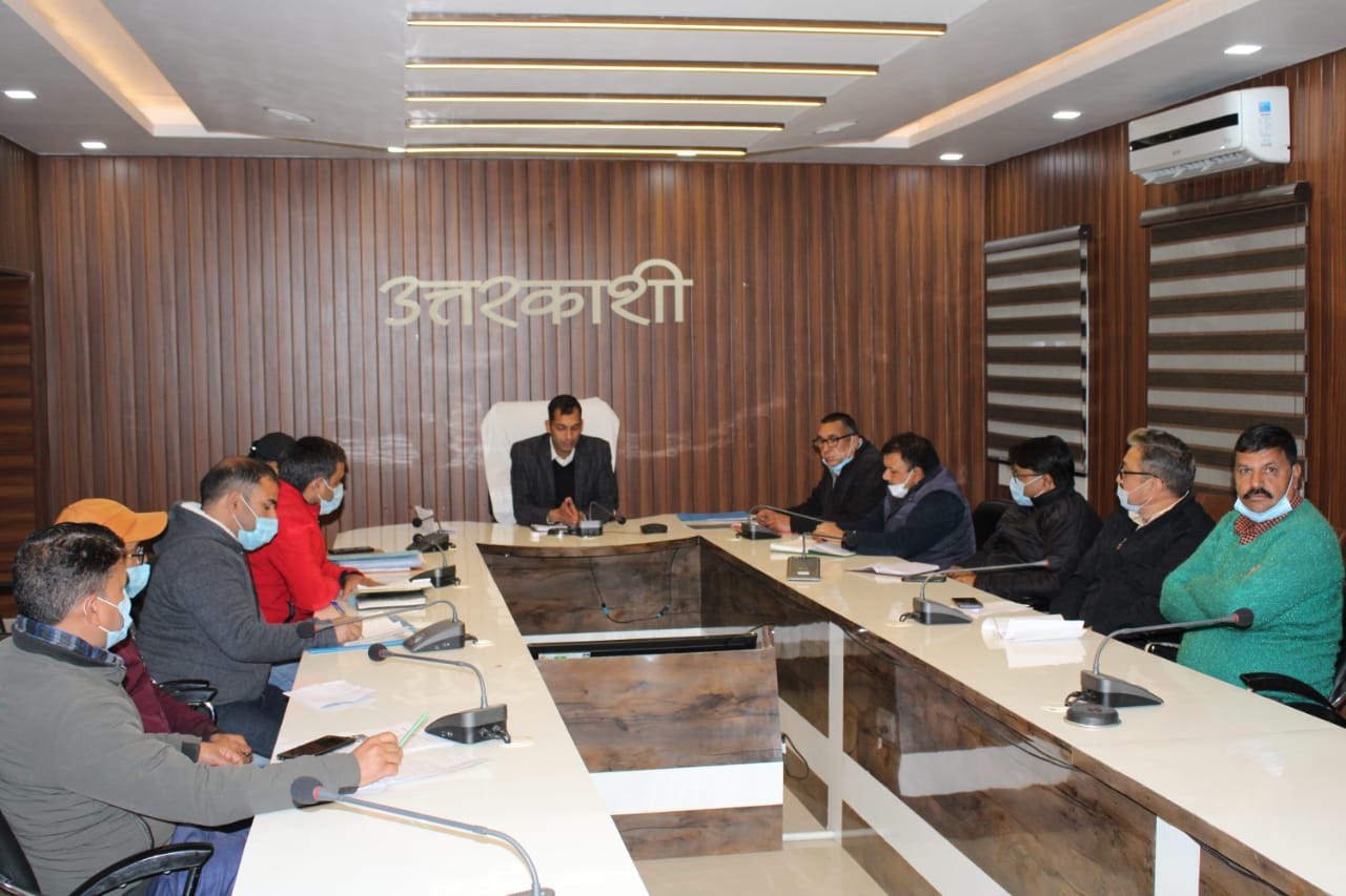 जिलाधिकारी ने कोविड-19 के नये स्ट्रेन को लेकर रोकथाम अधिकारियों को आवश्यक दिशा निर्देश जारी किये.