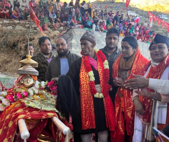 टिहरी के माँ दूध्याड़ी देवी मंदिर के बारह वर्षीय मेले में मुख्य अतिथि के रूप में प्सम्मिलित हुईं नेहा जोशी, राष्ट्रीय उपाध्यक्ष भारतीय जनता युवा मोर्चा