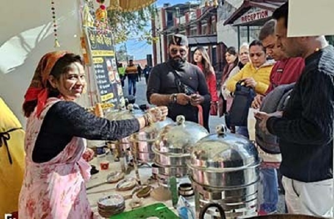 मसूरी विंटरलाइन कार्निवाल के तहत आयोजित फूड फेस्टिवल में उत्तराखंड के व्यंजनों ने पर्यटकों का मन मोह लिया
