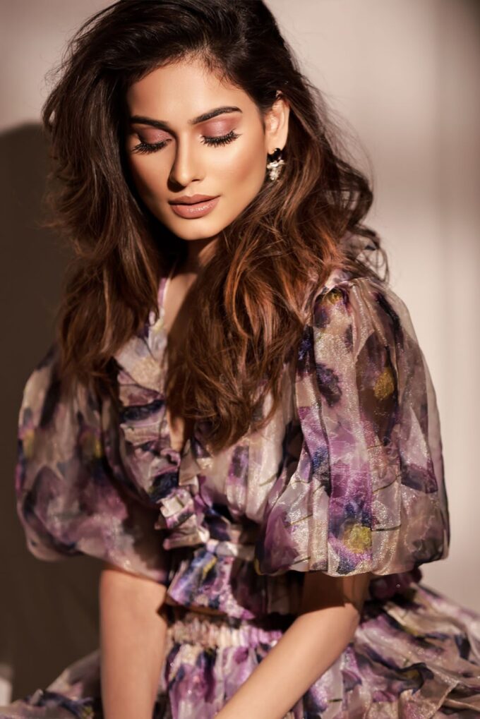 आकाश आहूजा के साथ एक म्यूजिक वीडियो में नजर आएगी अनेरी वाजानी