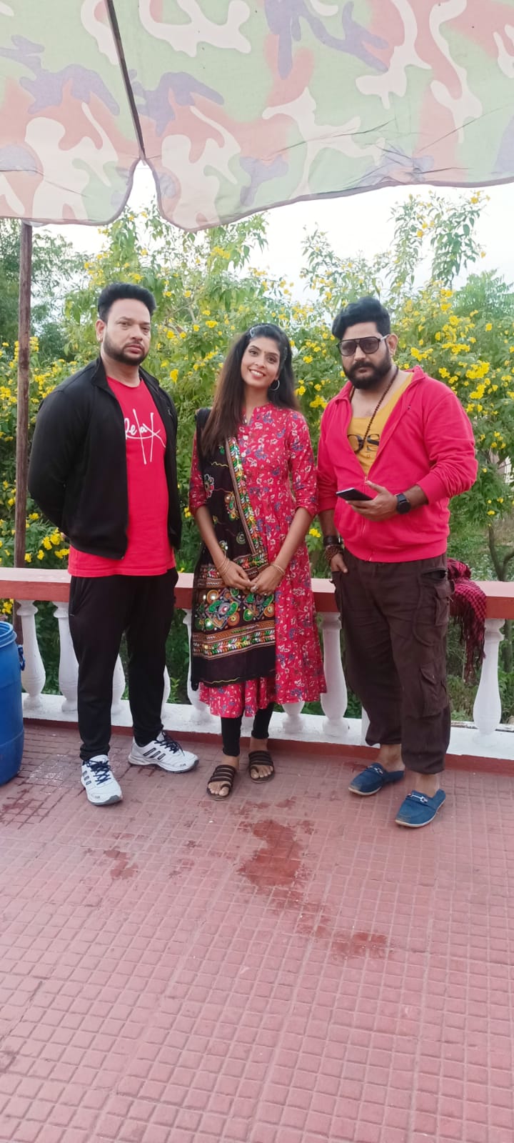 वृद्धि तिवारी ने पूरी की फिल्म "फाइटर एक रक्षक" की शूटिंग