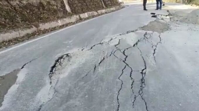 जोशीमठ डूबना : जेपी कॉलोनी में फूट रहे अज्ञात झरने में छिपा है जोशीमठ में डूबने का रहस्य, हैरान कर देगी यह सच्चाई