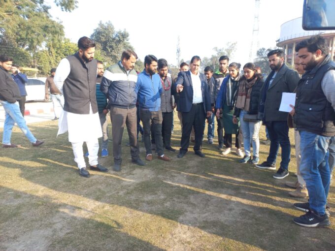 शहरी विकास मंत्री डॉ प्रेमचंद अग्रवाल ने स्मार्ट सिटी के अंतर्गत परेड ग्राउंड में किए जा रहे कार्यों का औचक निरीक्षण किया