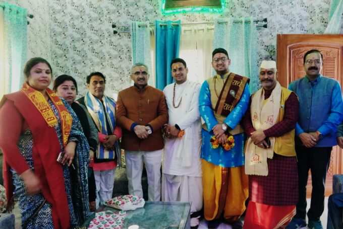 उनियाल परिवार द्वारा आयोजित श्रीमद्भागवत कथा महापुराण साप्ताहिक ज्ञान यज्ञ के सप्तम दिवस के अवसर पर माँ राजराजेश्वरी मंदिर की मुर्ति स्थापना हुई