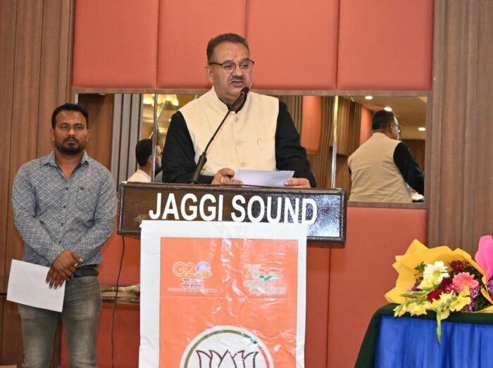 मसूरी विधानसभा के बूथ सशक्तिकरण कार्यशाला को संबोधित करते हुए मंत्री गणेश जोशी।