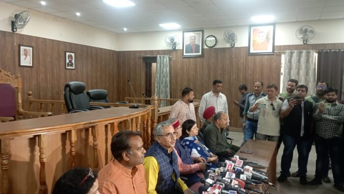 देहरादून के मेयर सुनील उनियाल गामा आये कैमरे के सामने दिया अपनी बेगुनाही का सबूत