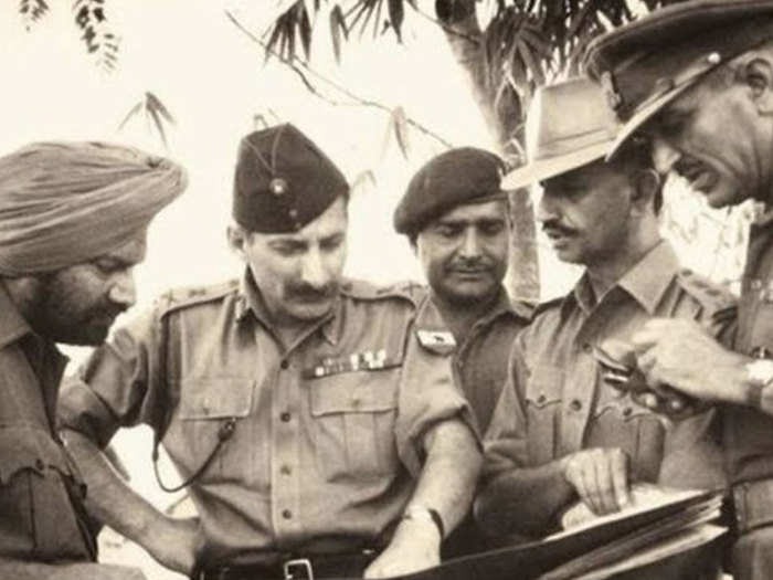 1971 की जंग में पाकिस्तान को हराने वाले पहले फील्ड मार्शल सैम होर्मुसजी फ्रामजी जमशेदजी मानेकशॉ को आज पूरा देश याद कर रहा है