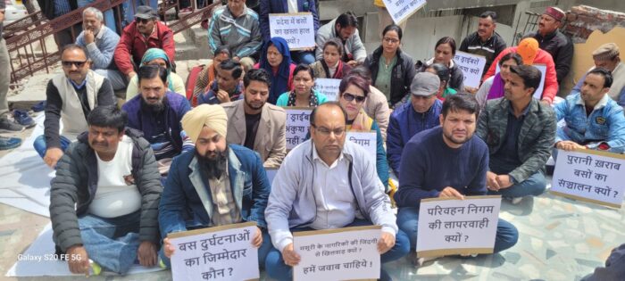 मसूरी ट्रेडर्स एंड वेलफेयर एसोसिएशन  के अध्यक्ष रजत अग्रवाल  ने सरकार  से पूछा सवाल मसूरी के नागरिकों की जिंदगी से खिलवाड़ क्यों 