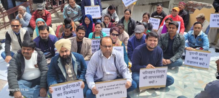 मसूरी ट्रेडर्स एंड वेलफेयर एसोसिएशन  के अध्यक्ष रजत अग्रवाल  ने सरकार  से पूछा सवाल मसूरी के नागरिकों की जिंदगी से खिलवाड़ क्यों 