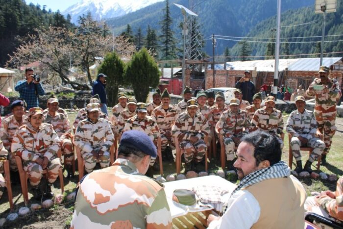 केंद्रीय पर्यटन मंत्री रेड्डी ने उत्तरकाशी जिले के सीमावर्ती गांवों का दौरा किया, ITBP जवानों से मुलाकात की