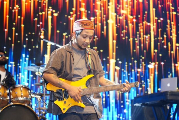 सरकार ने उत्तराखंड की संस्कृति की झलक के बीच अपनी उपलब्धियों को जनता के सामने रखा। प्रसिद्ध गायक पवनदीप राजन ने कार्यक्रम को अपनी आवाज दी।