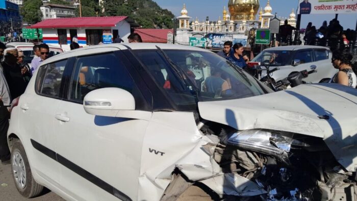 मसूरी अपडेट : एक और बड़ा बस हादसा टला ,लाइब्रेरी से देहरादून जा रही प्राइवेट बस का ब्रेक फेल हुआ