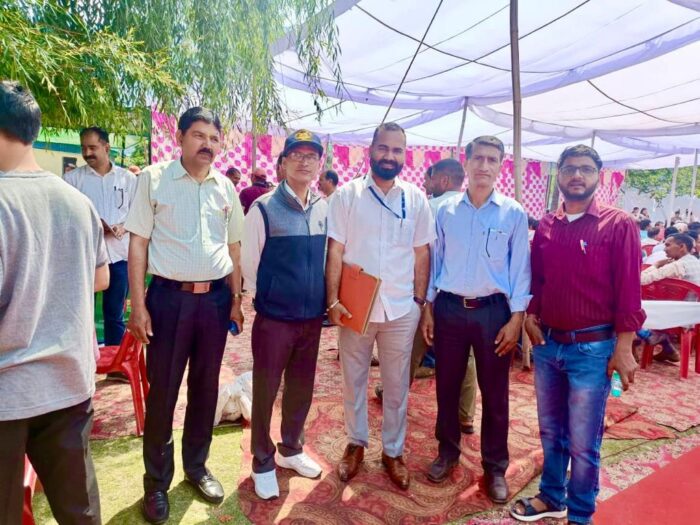 राजकीय शिक्षक संघ उत्तरकाशी ने मुख्यमंत्री जन संवाद कार्यक्रम में शिक्षकों के हितों को लेकर ज्ञापन सौंपा