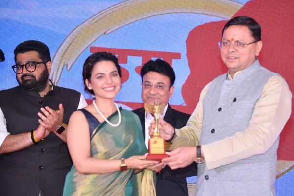 उत्तराखंड : विभिन्न क्षेत्रों में उत्कृष्ट प्रदर्शन करने वाली महिलाओं को सीएम ने शक्ति पुरस्कार 2023 से सम्मानित किया