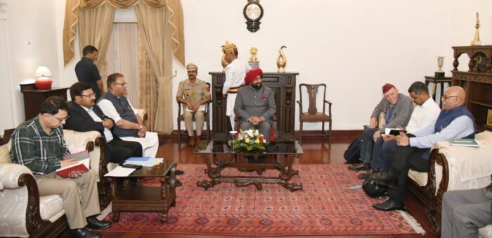 राज्यपाल ले० जनरल गुरमीत सिंह की अध्यक्षता में इण्डो-इजराइल एग्री प्रोजेक्ट के सहयोग से उत्तराखण्ड राज्य में सेंटर ऑफ एक्सीलेंस की स्थापना करने हेतु कृषि मंत्री की उपस्थिति में बैठक आयोजित की गई।