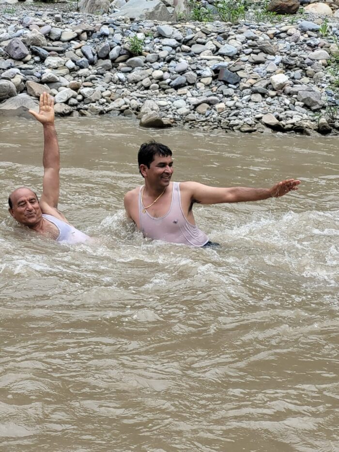 जौनपुर का ऐतिहासिक मौण मेला लोगों ने बहुत धूमधाम से मनाया