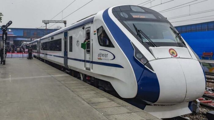 भारत में जल्द चलेगी मिनी वंदे भारत ट्रेन, जानें स्पीड और कोच संख्या, पूर्ण विवरण यहाँ