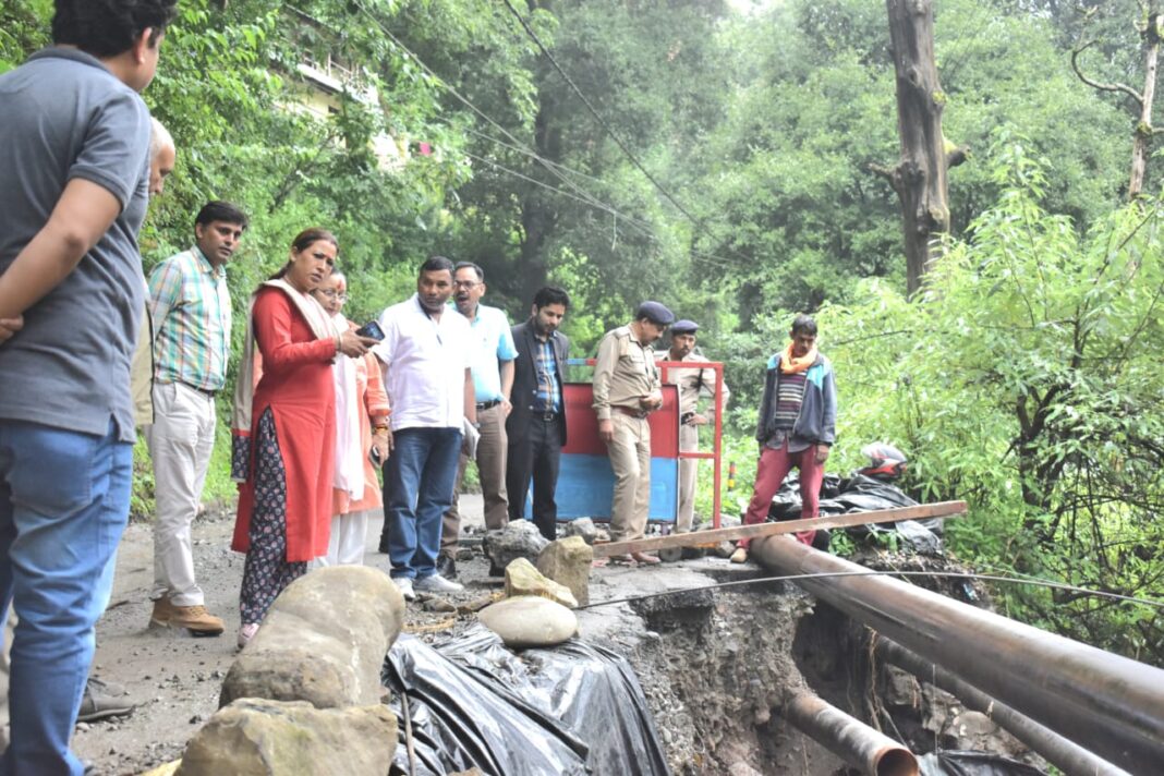 नैनीताल जिले की प्रभारी मंत्री रेखा आर्या बोली सरकार आपदा पीड़ितों के साथ खड़ी है