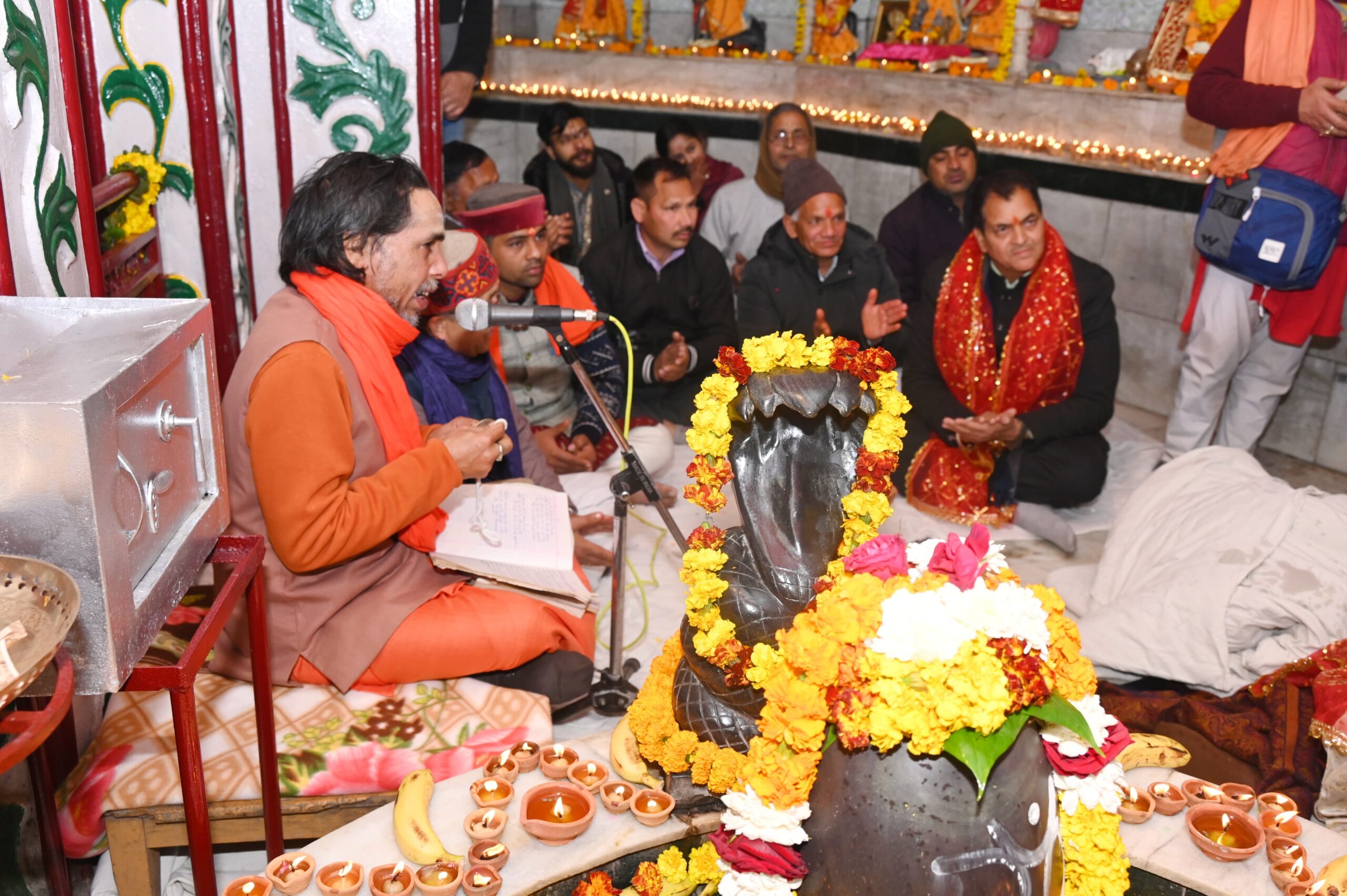 ﻿ On the occasion of the 26th foundation day of Shri Santoshi Mata Temple located at Tapkeshwar Mahadev, a grand program was organized in the mother's temple.
