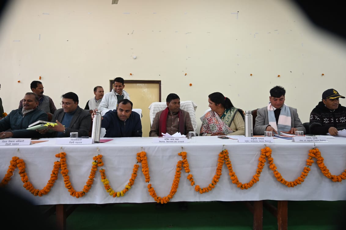 Issues of health, education, electricity and roads dominated the meeting of Bhilangana BDC.