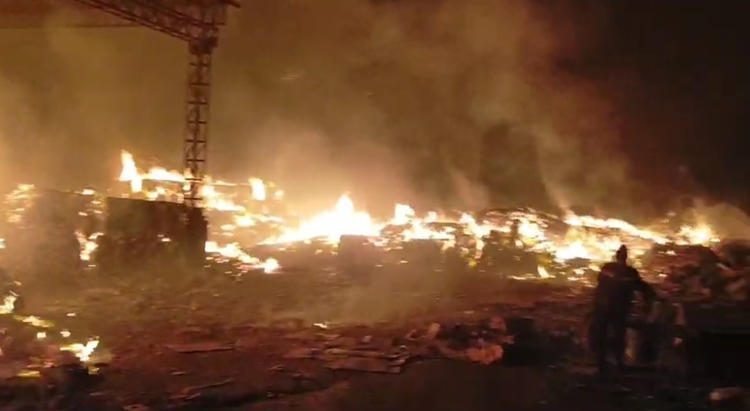 A massive fire broke out in the paper mill warehouse, all the goods burnt to ashes.