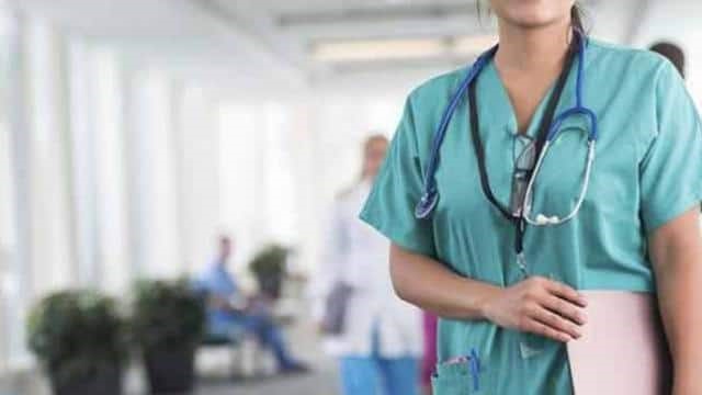 Nursing recruitment : कड़ी शर्तों ने तोड़े युवाओं के सपने, जानें क्या हैं नियम