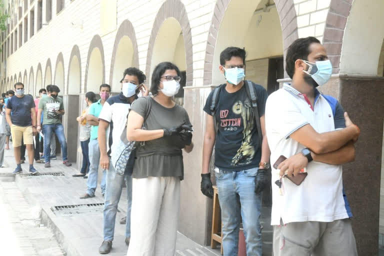 उत्तराखंड : उत्तराखंड पहुंची एक लाख डोज 45+ के लिए, 18+ को अभी करना होगा इंतजार