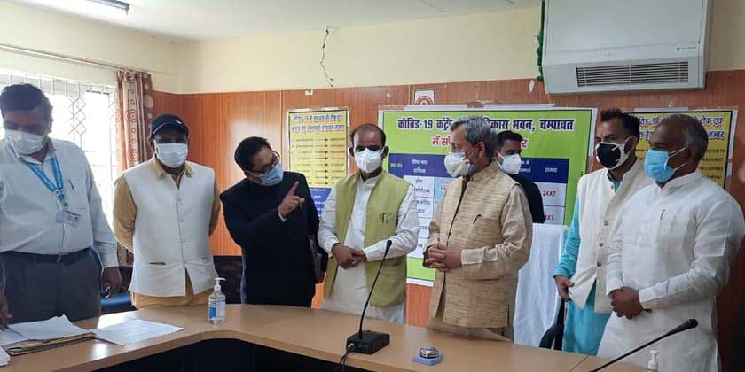 मुख्यमंत्री श्री तीरथ सिंह रावत ने आज चंपावत का दौरा कर आपदा कंट्रोल रूम का निरीक्षण किया