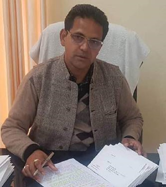 उत्तराखंड : टिहरी विधायक डॉ. धन सिंह नेगी ने चंबा ब्लाक में बांटा राशन