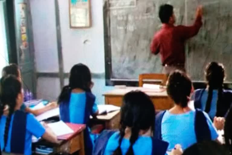 उत्तराखंड : 188 विद्यालयों को अटल उत्कृष्टता विद्यालय के रूप में विकसित किया जा रहा है, 4,950 शिक्षकों ने आवेदन किया